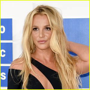 britney spears nude photo|Britney Spears goes completely naked on the beach in ...